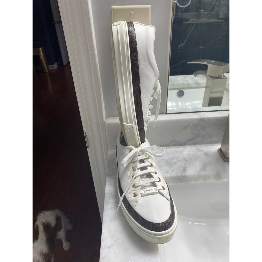 Louis Vuitton Women’s Stellar Sneaker size 39